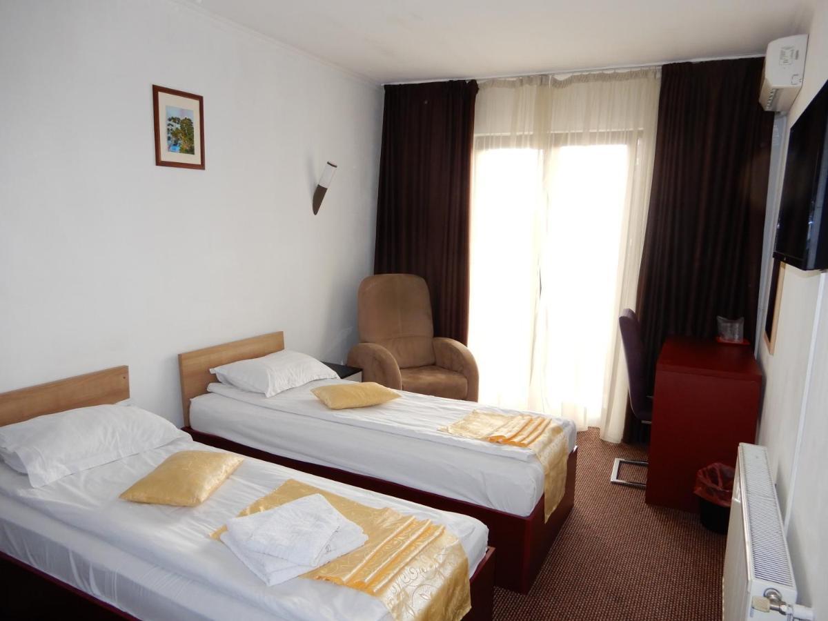 אורדאה Rhc Royal Hotel מראה חיצוני תמונה