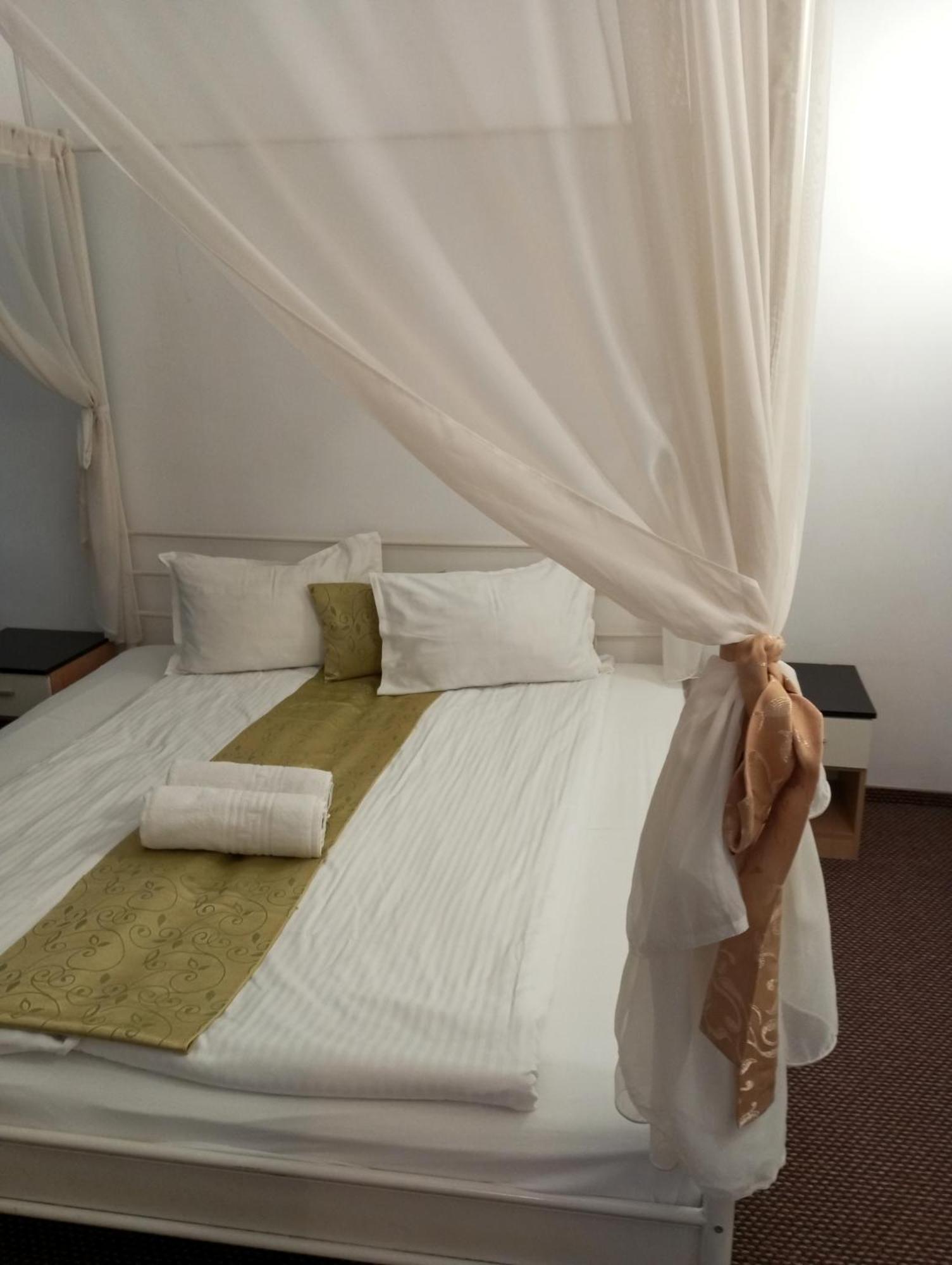 אורדאה Rhc Royal Hotel מראה חיצוני תמונה