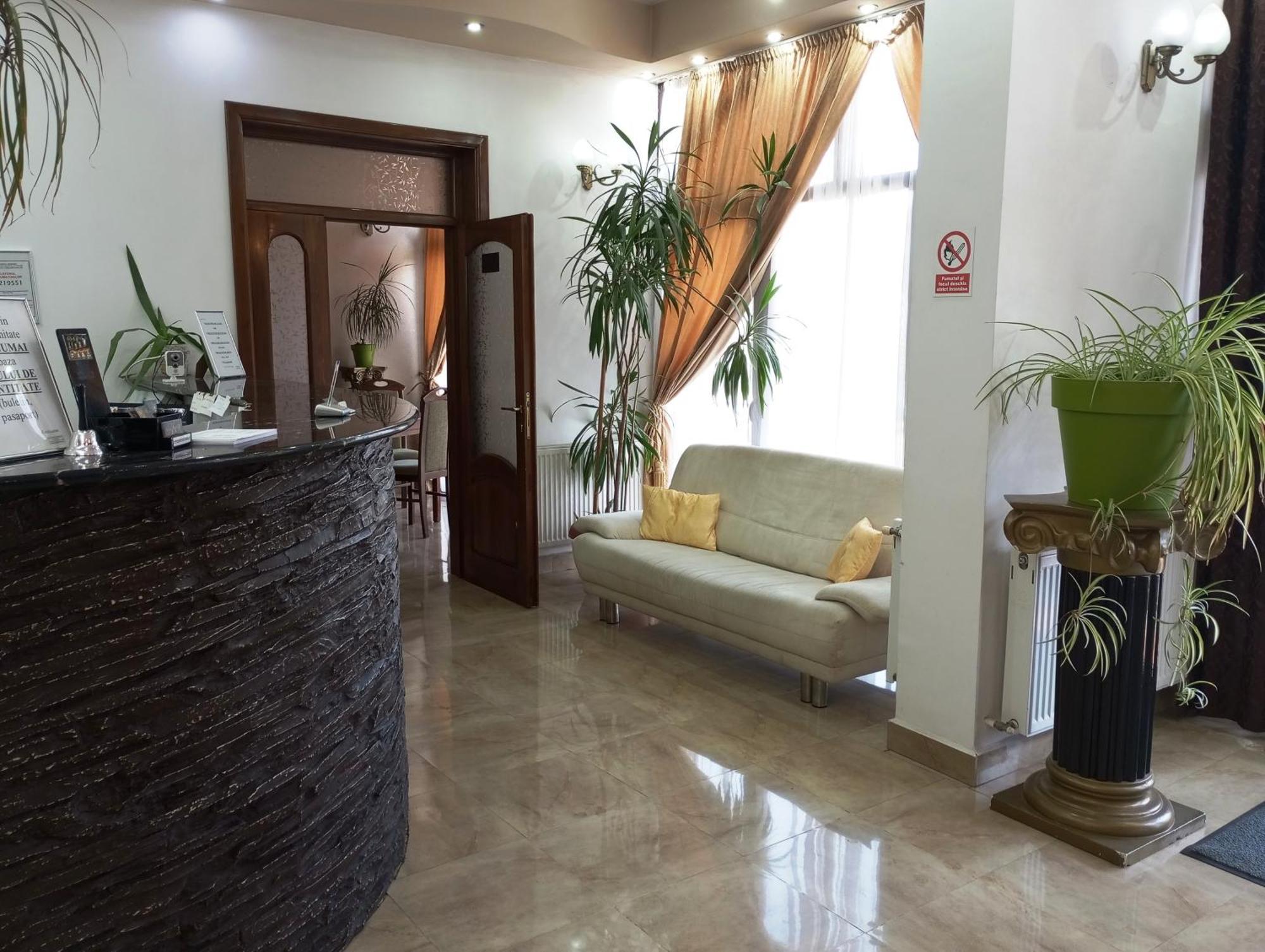 אורדאה Rhc Royal Hotel מראה חיצוני תמונה