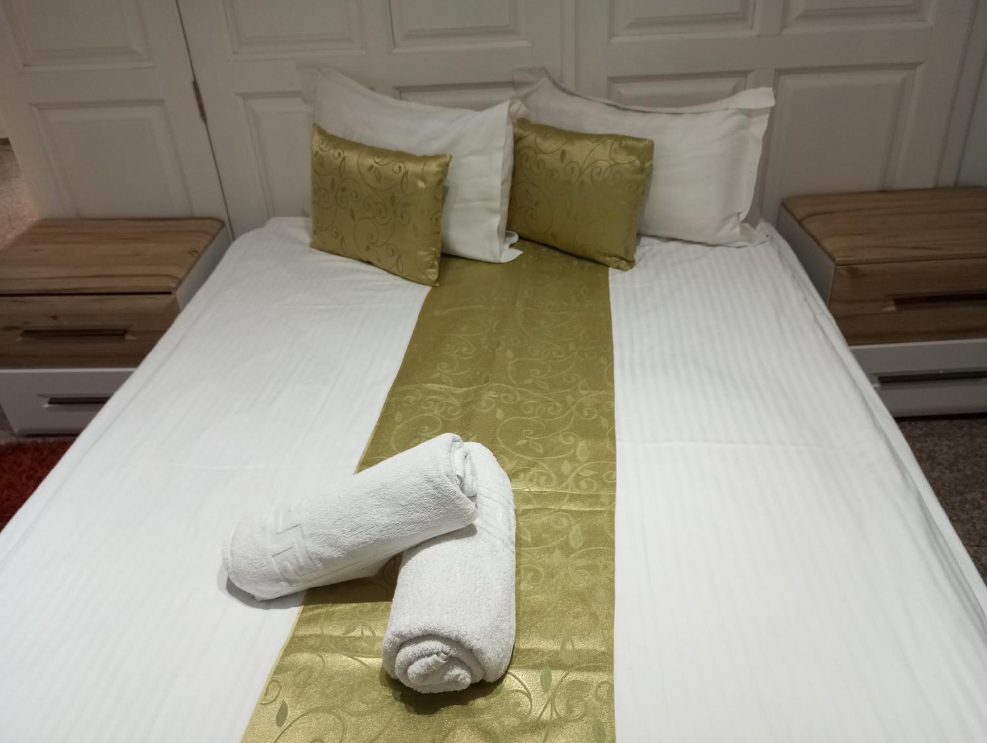 אורדאה Rhc Royal Hotel מראה חיצוני תמונה