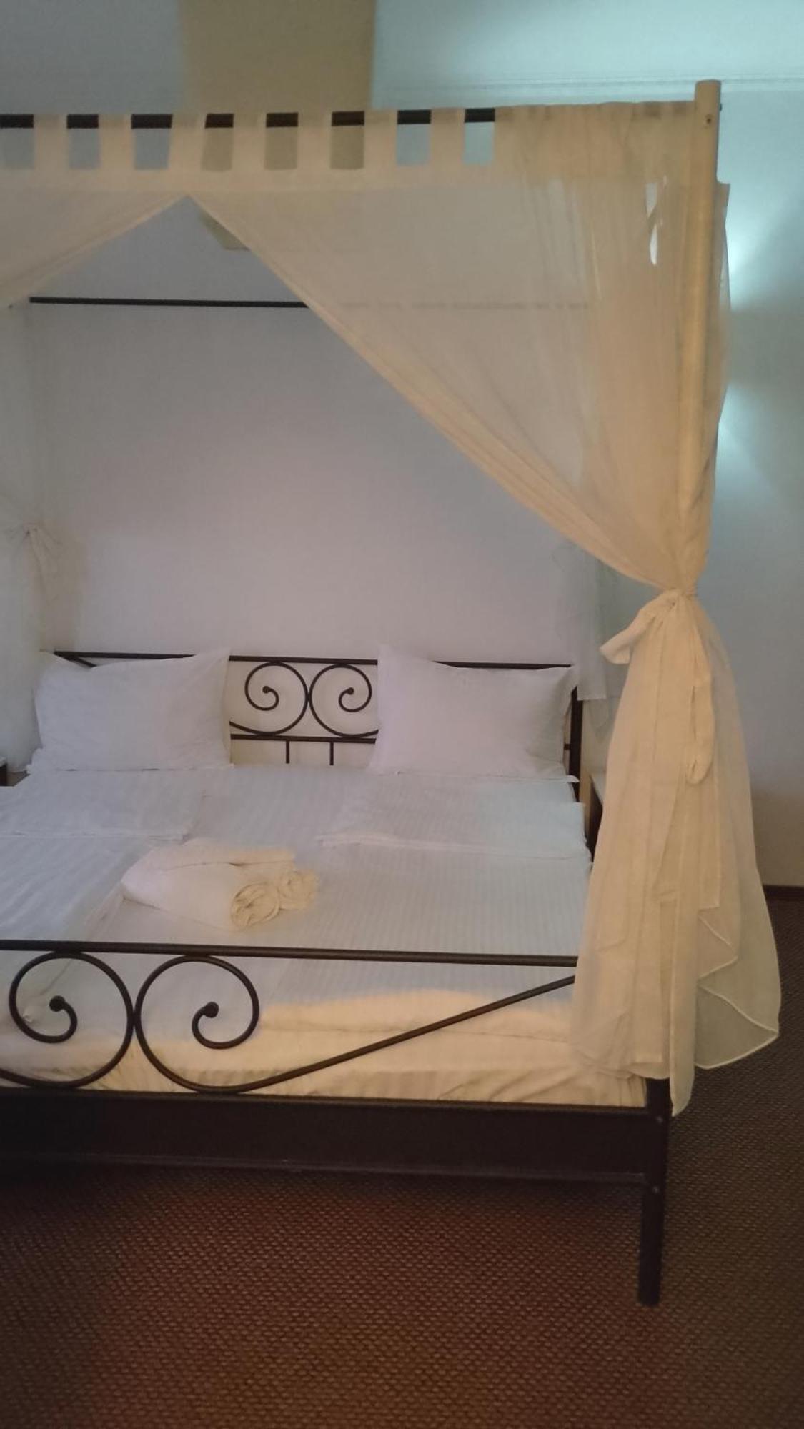 אורדאה Rhc Royal Hotel מראה חיצוני תמונה