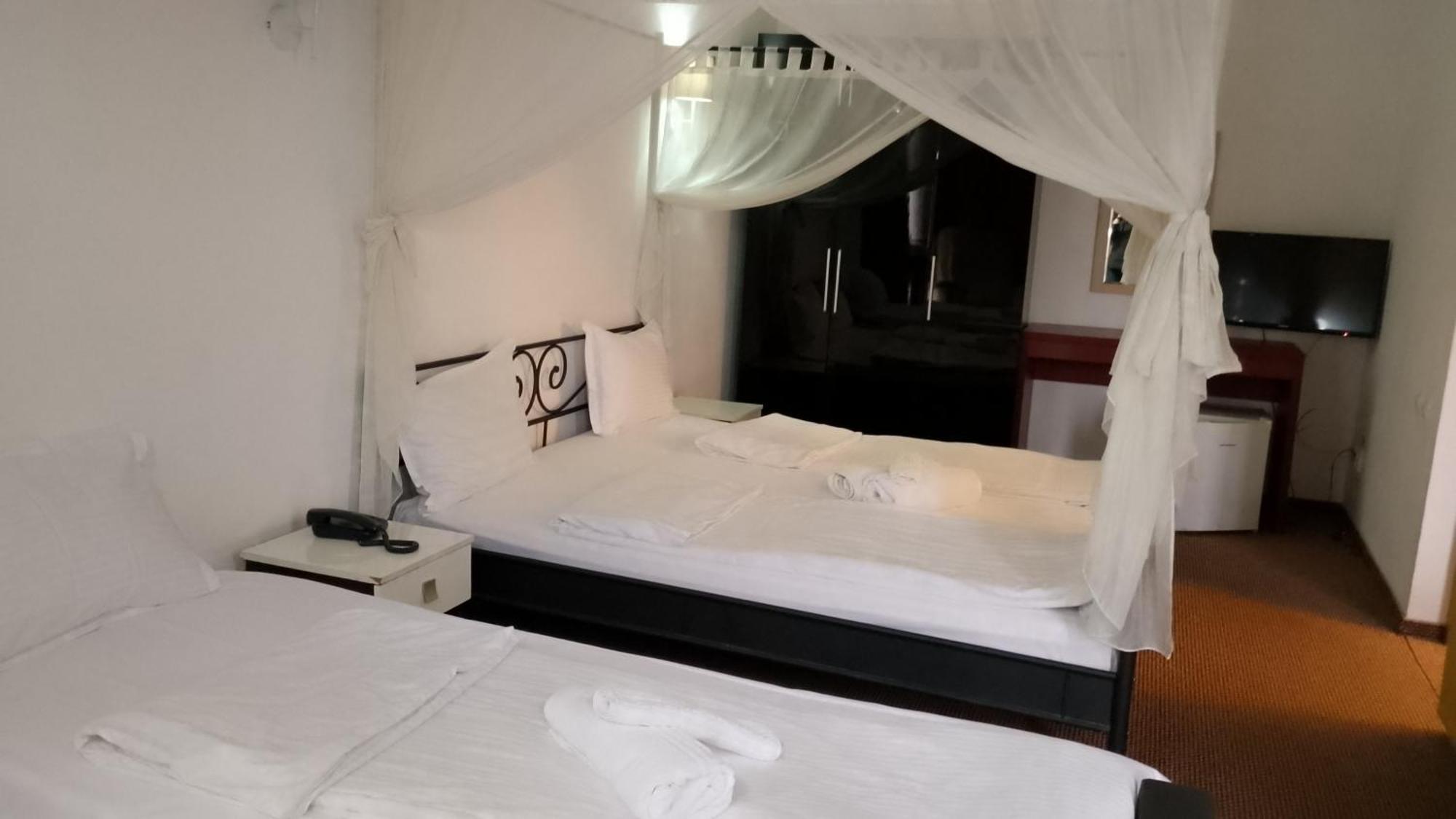 אורדאה Rhc Royal Hotel מראה חיצוני תמונה