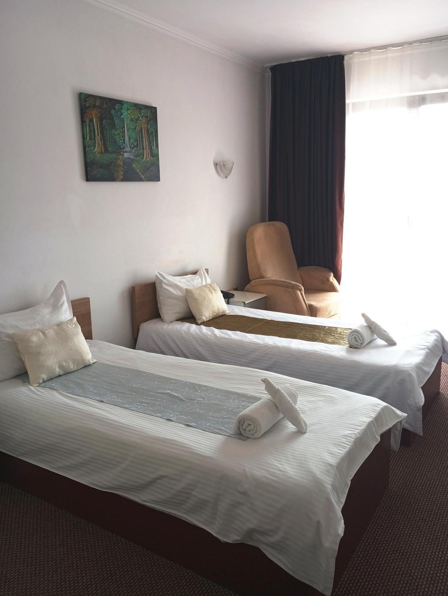 אורדאה Rhc Royal Hotel מראה חיצוני תמונה