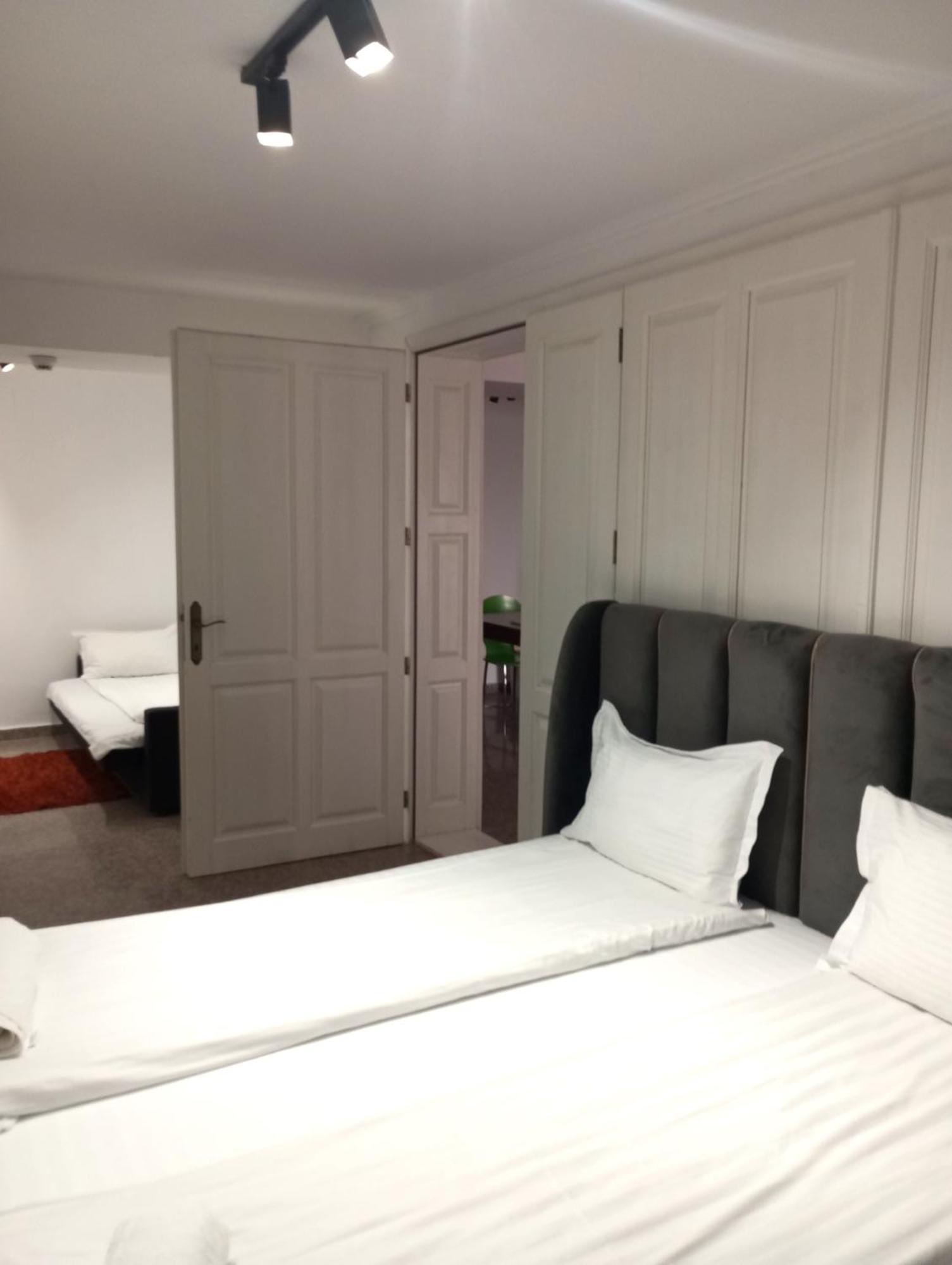 אורדאה Rhc Royal Hotel מראה חיצוני תמונה